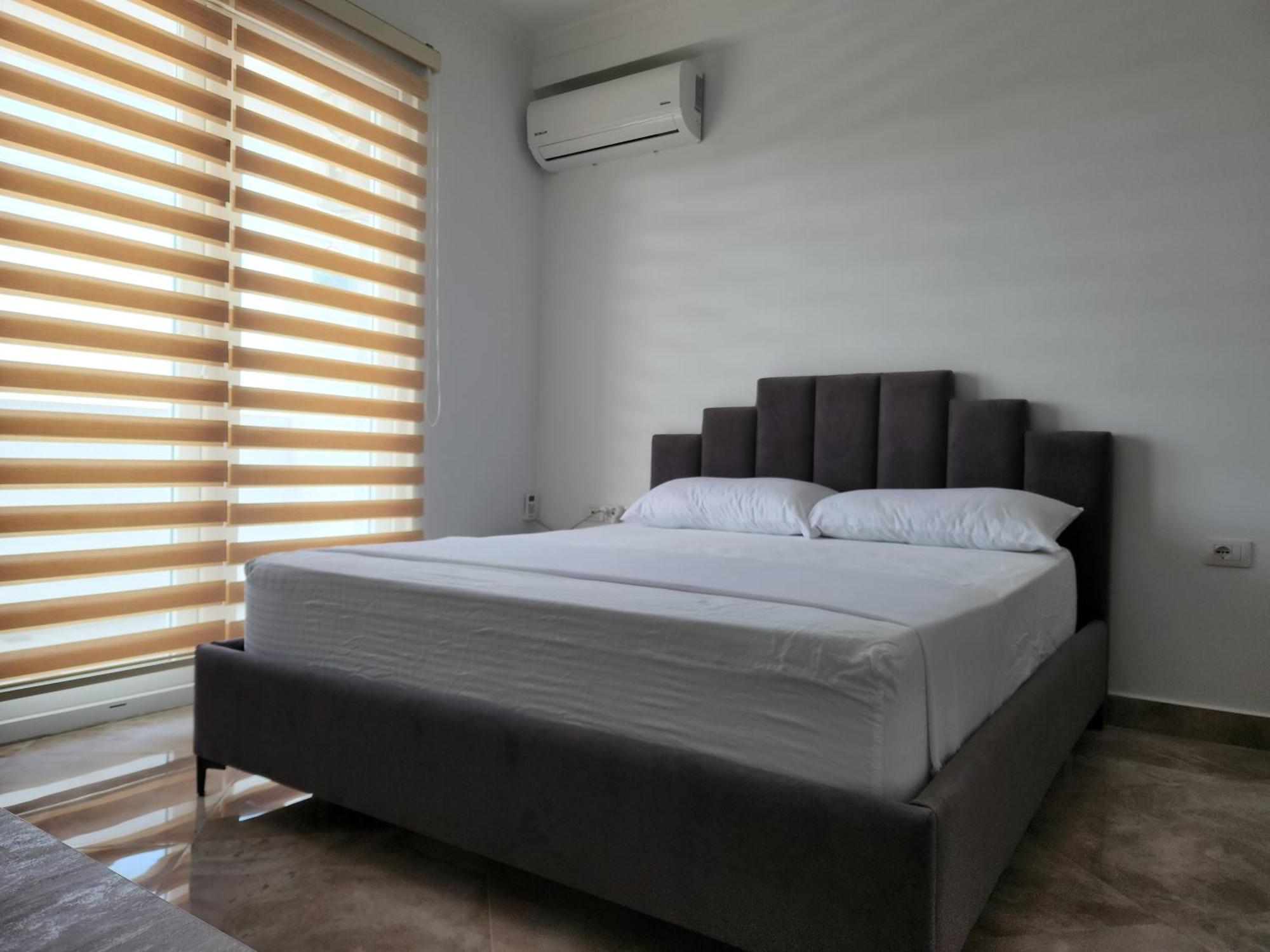 Panorama View Apt, 150M To Beach, 750M Lungo Mare Apartment วญอเรอ ภายนอก รูปภาพ